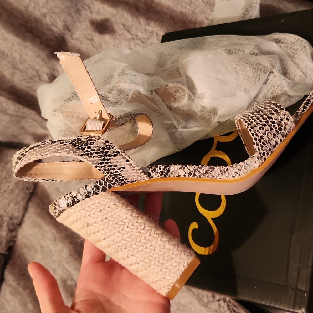 Heels - Picture 2 of 4